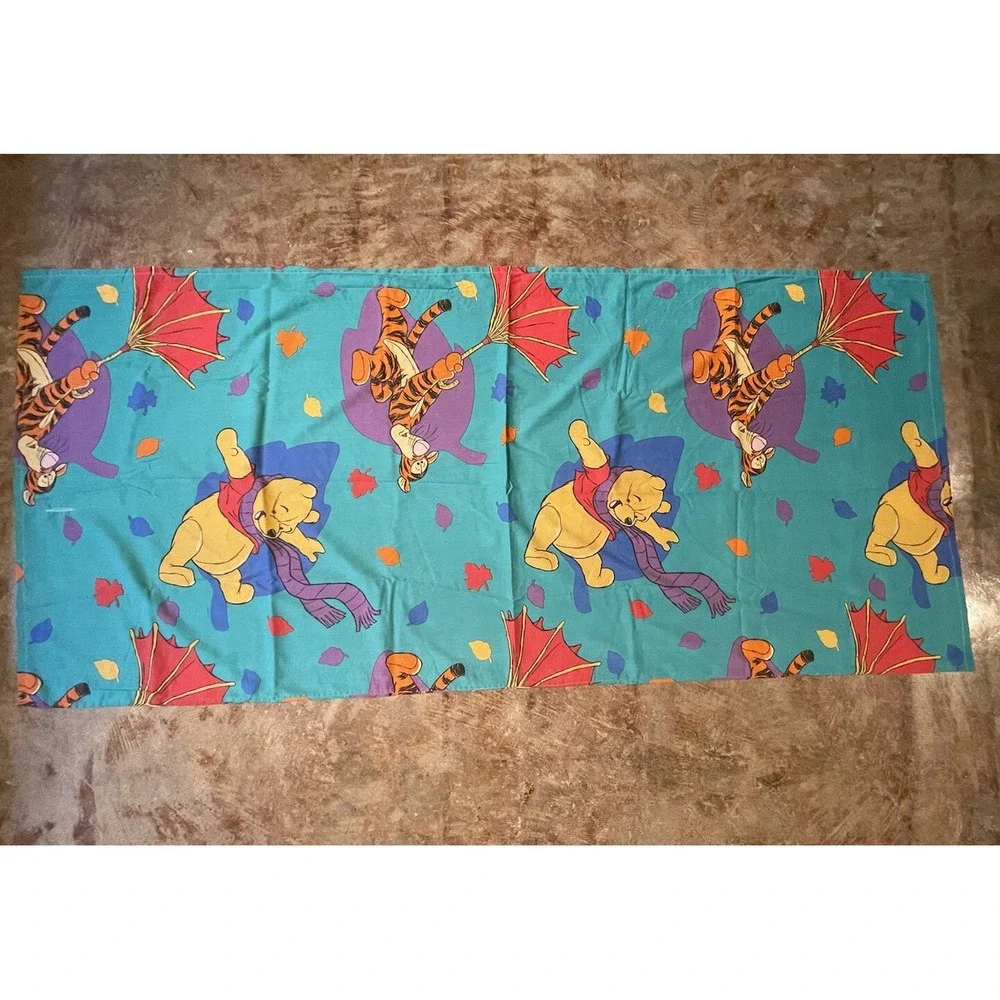 Vintage Disney Winnie the Pooh Bed Sheet Piglet Honey 32W‎ x 83L